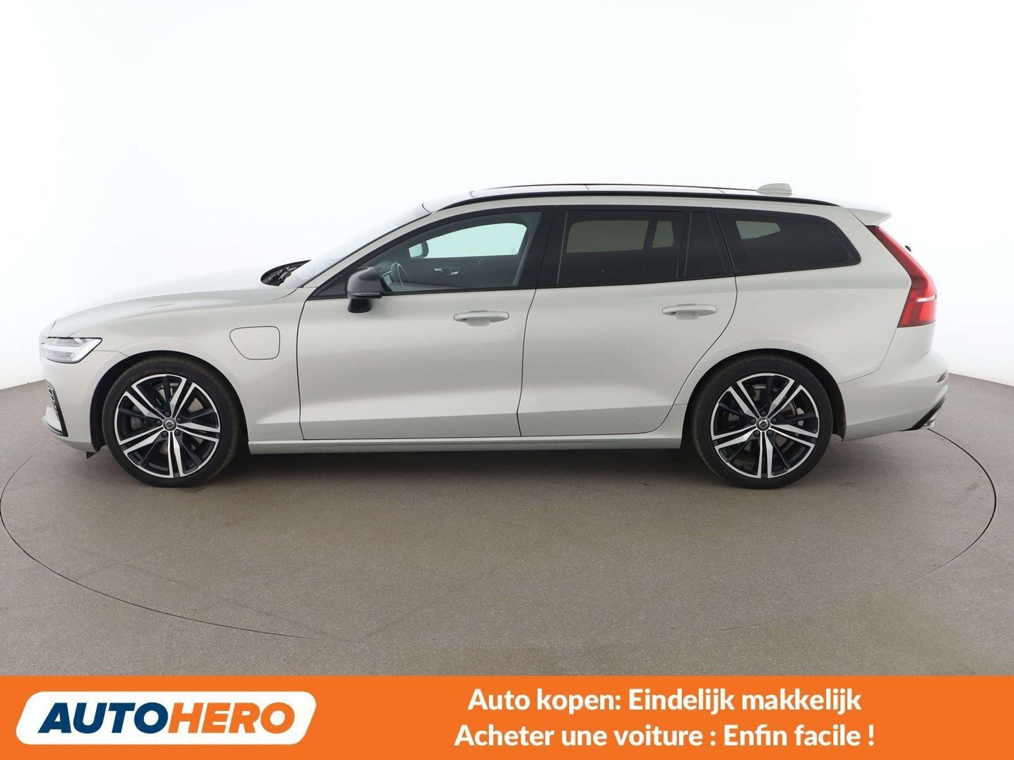 Volvo V60 2.0 T6 Plug-in Hybrid R-Design AWD (bj 2020), Auto's, Volvo, Automaat, 341 pk, Gebruikt, 1969 cc
