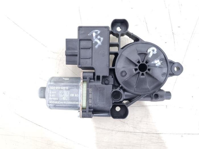 Moteur de vitre portière d'un Volkswagen Taigo, Volkswagen, -, 3 mois de garantie, Utilisé