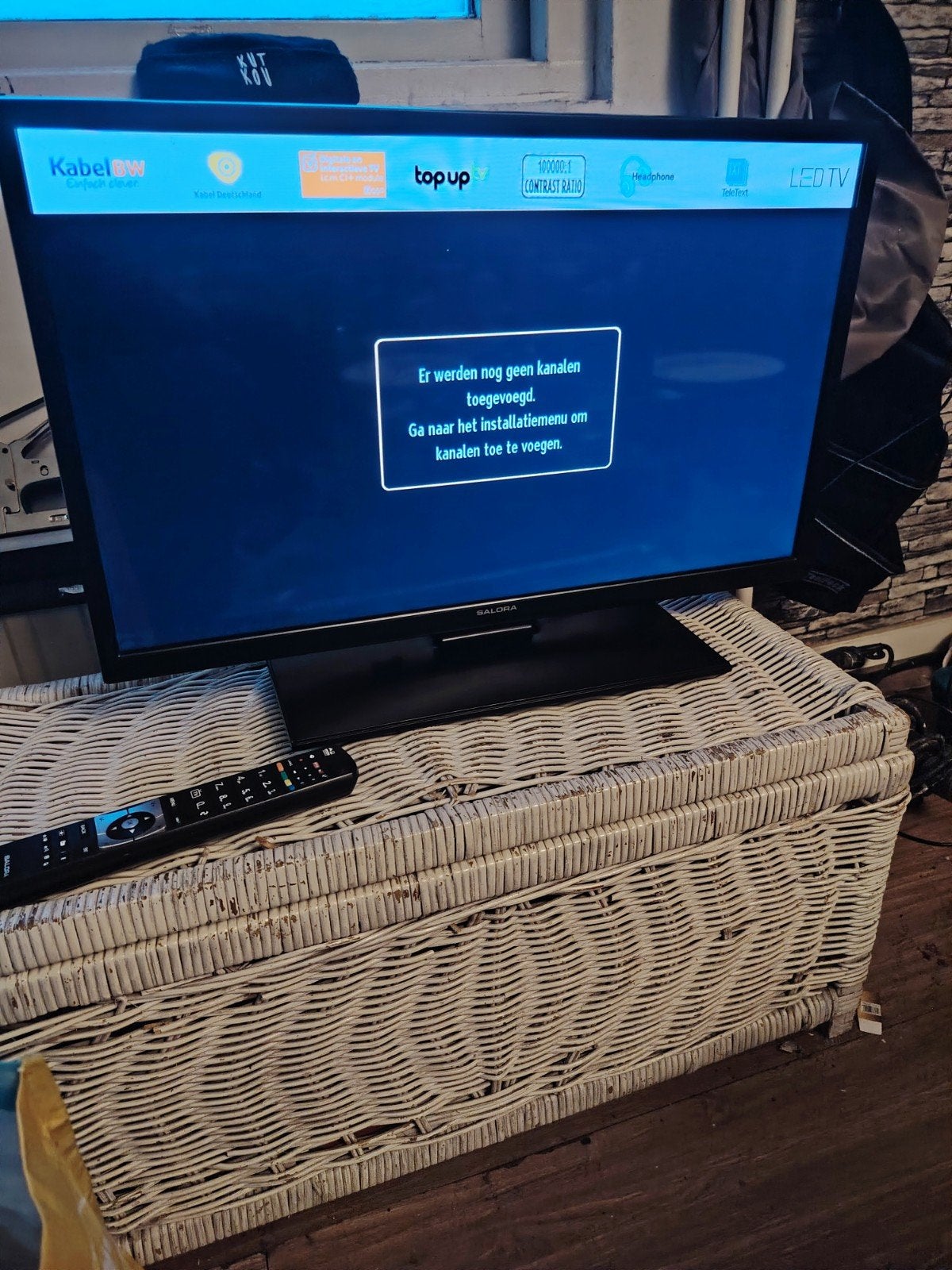 Solaro smart TV 28inch, Audio, Tv en Foto, Televisies, Overige merken, Ophalen of Verzenden, Zo goed als nieuw, 100 Hz