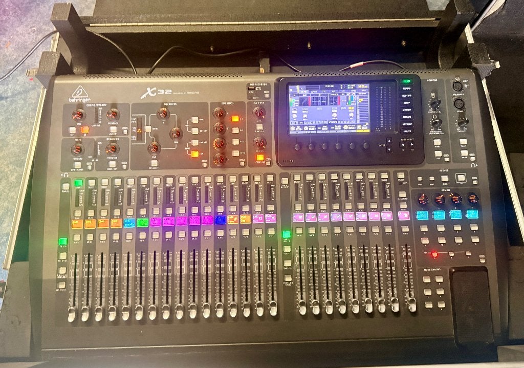 console de mixage Behringer X32, Musique & Instruments, Enlèvement, Utilisé, 20 canaux ou plus