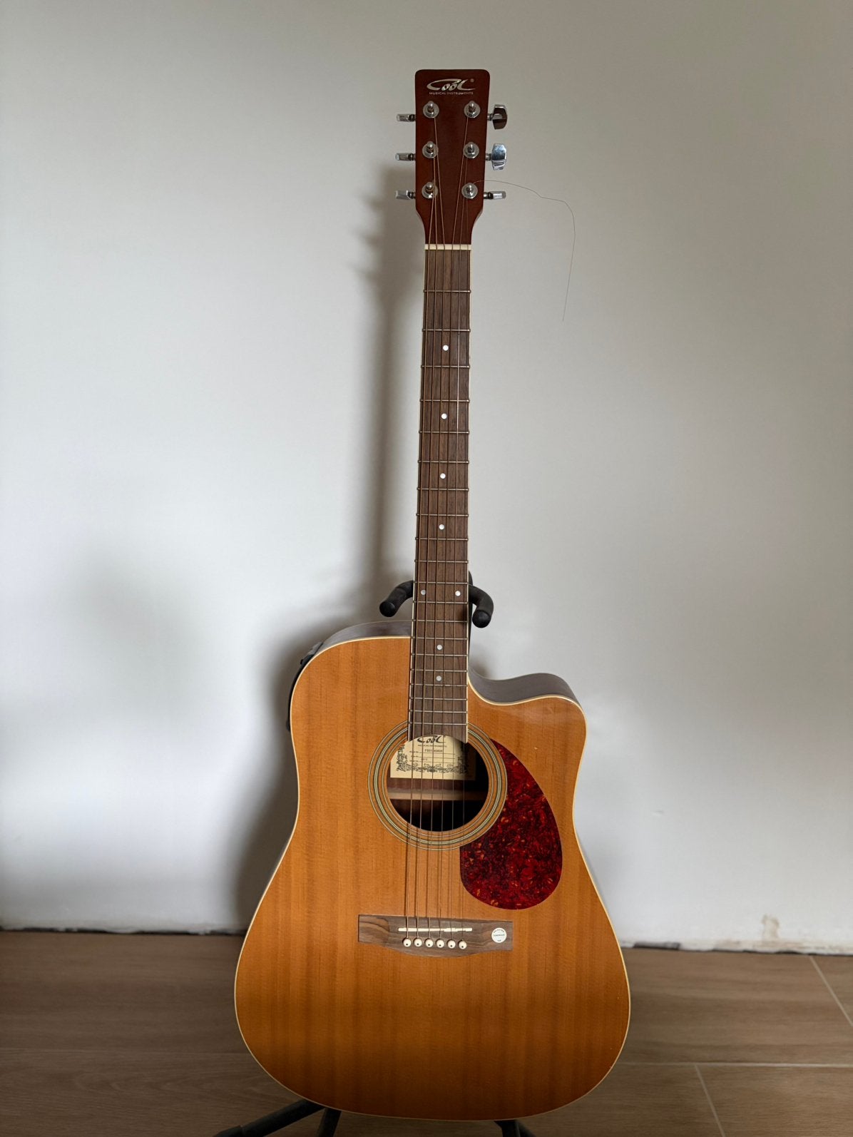 Gitaar semi akoestisch, Muziek en Instrumenten, Standaarden, Ophalen, Zo goed als nieuw, Gitaar