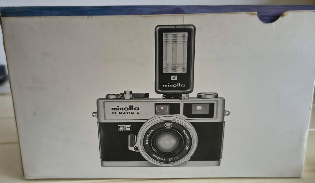 Minolta Hi‑Matic E (35mm rangefinder) + electroflash kit, Audio, Tv en Foto, Fotocamera's Analoog, Ophalen of Verzenden, Gebruikt
