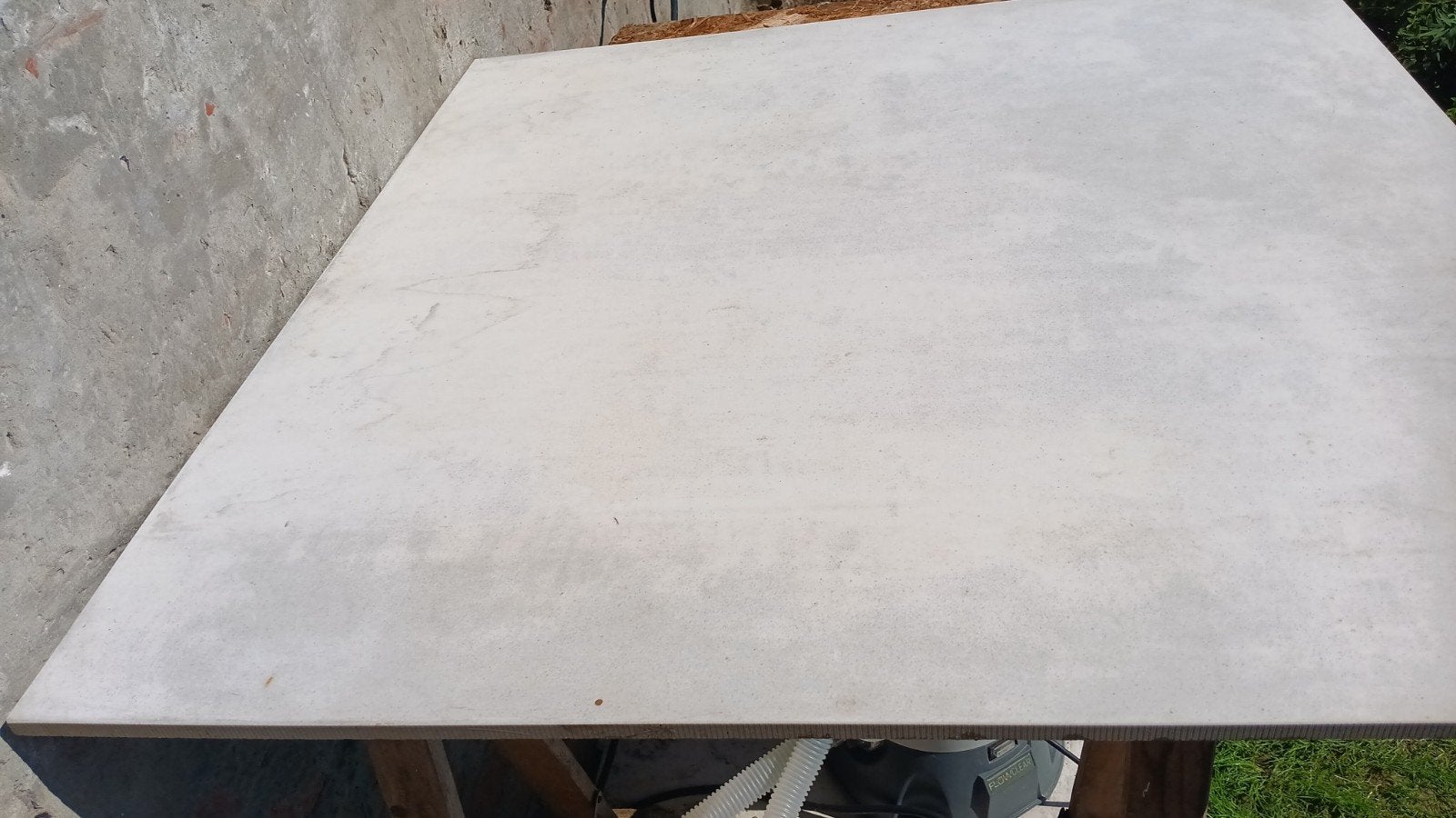 GRATIS 5 WITTE TEGELS VAN 90 X 90, Ophalen, Vloertegels