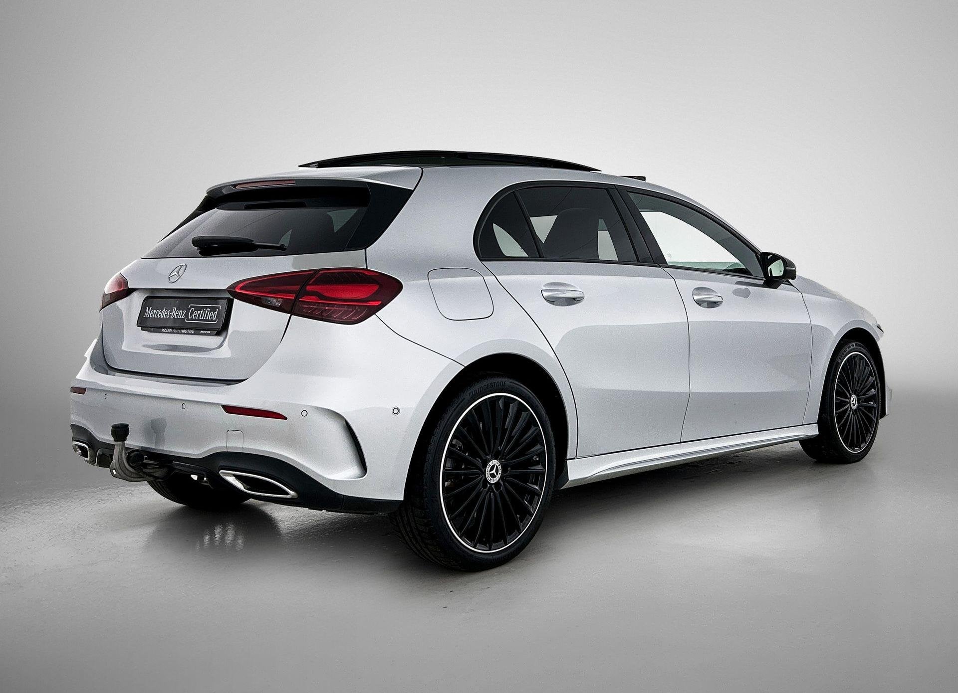 Mercedes-Benz A-Klasse 250 e Hatchback AMG Line | Panoramisc, Auto's, Dealer onderhouden, Stof, Gebruikt, Zwart