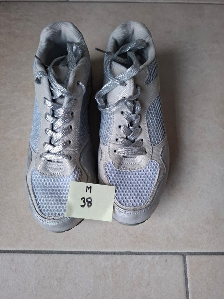 Sportieve schoenen dames maat 38, Kleding | Dames, Schoenen, Ophalen
