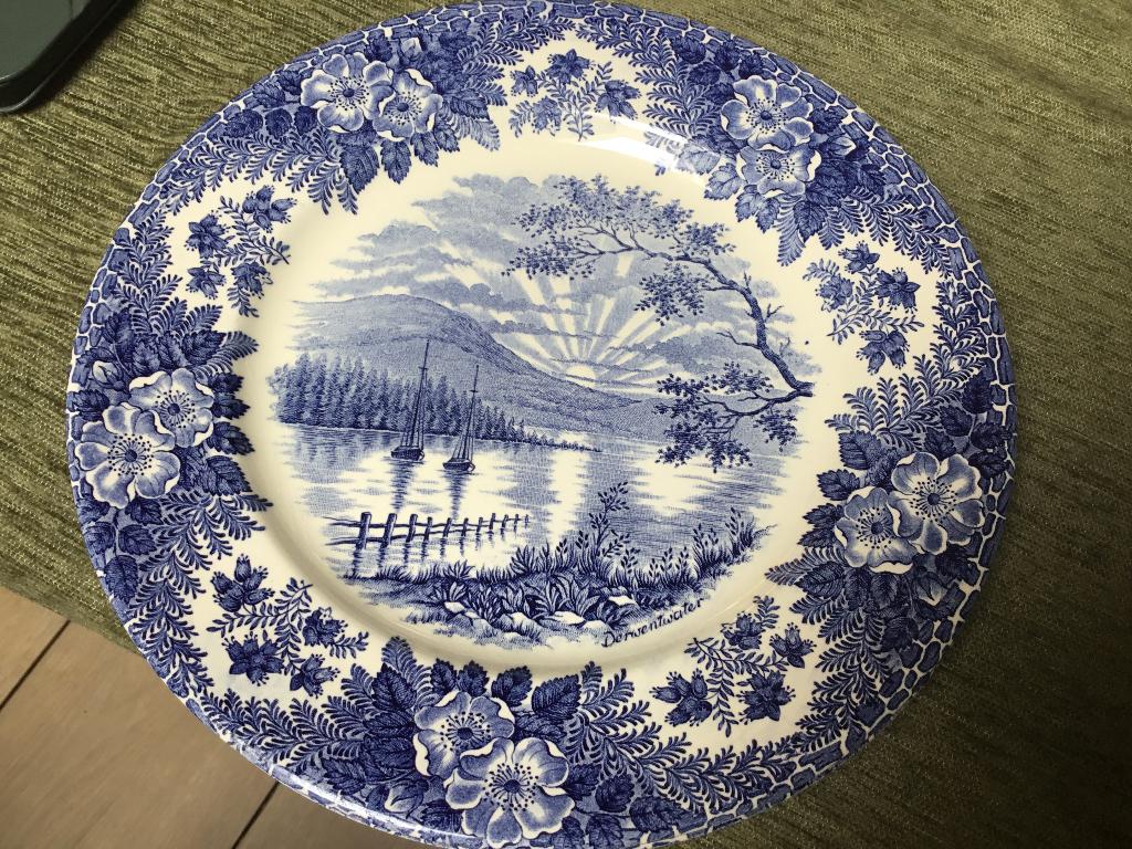 2 borden ,Engels porselein, Assiettes(s), Comme neuf, Enlèvement, Autres styles