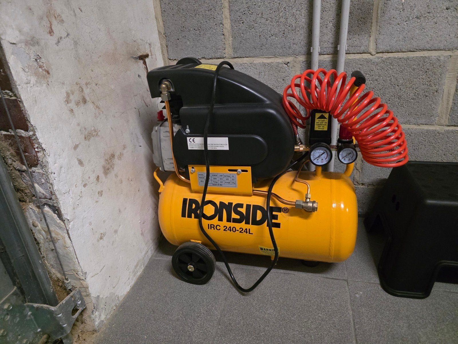 Jonge sterke compressor, Enlèvement