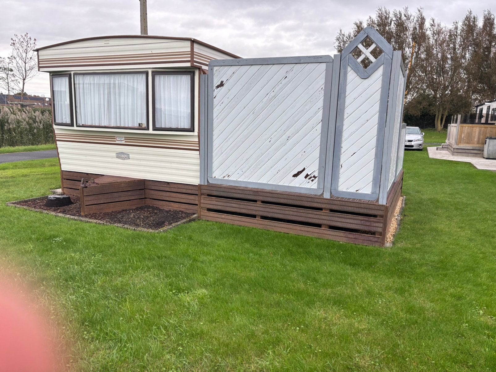 Terras in hout en afsluiting onder caravan in hout, Ophalen, Gebruikt, 25 tot 50 mm, Overige typen