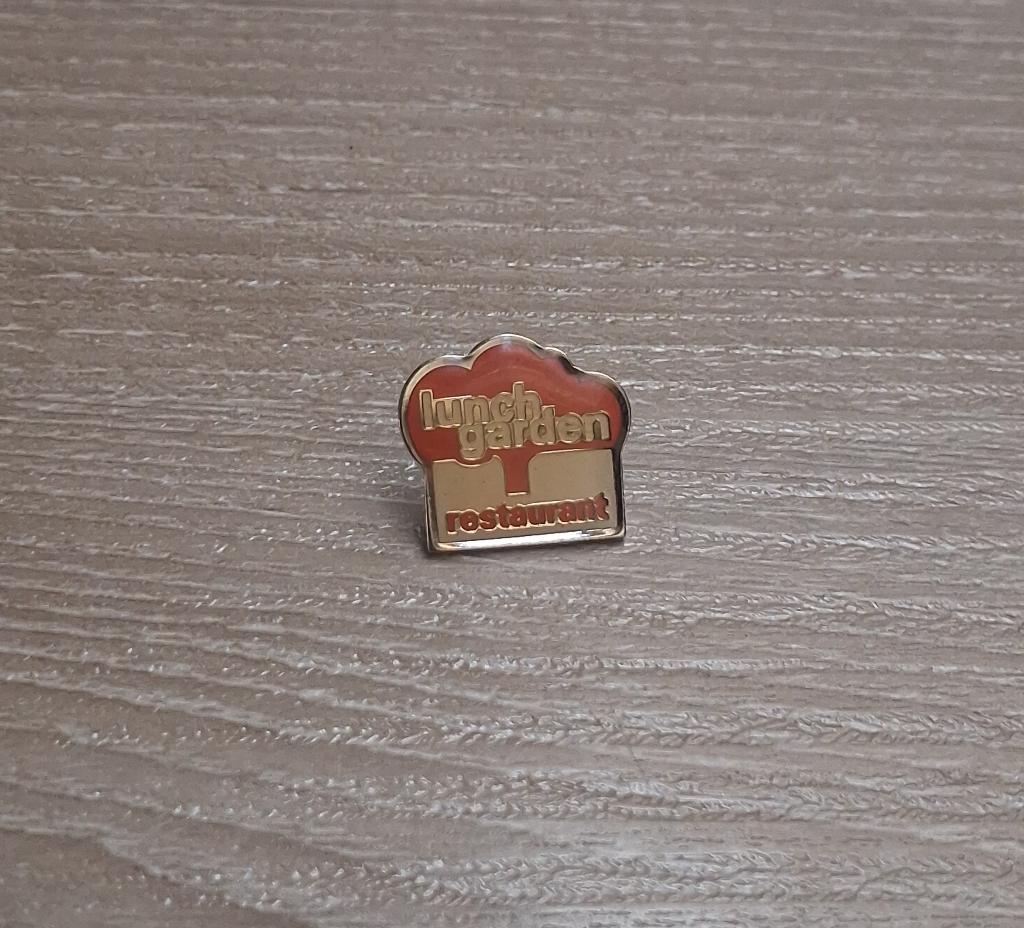 PIN - LUNCH GARDEN - RESTAURANT, Enlèvement ou Envoi, Utilisé, Autres sujets/thèmes, Insigne ou Pin's