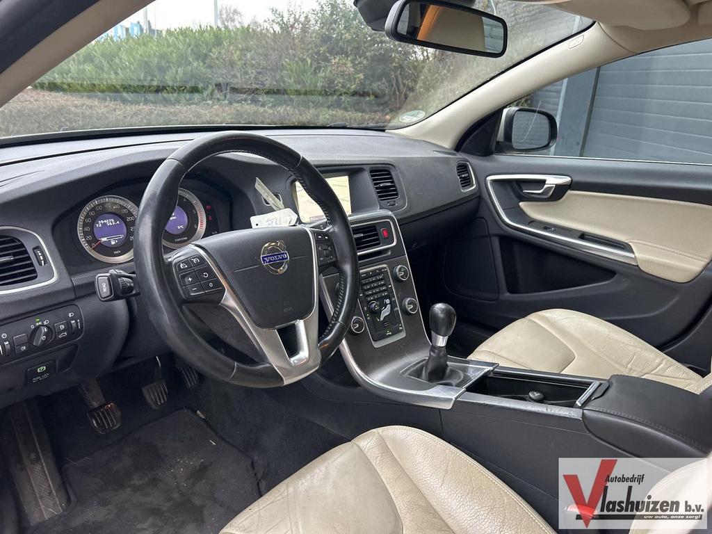Volvo V60 1.6 DRIVe Momentum | Leder | Climate | Cruise | Na, Autos, Volvo, Argent ou Gris, Achat, Entreprise, Boîte manuelle