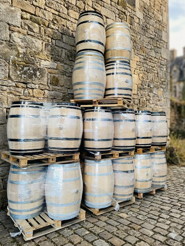 Tonneau de vin en bois de chêne (fut de Bordeaux) 225l-300l, Jardin & Terrasse, Barils de pluie, Enlèvement ou Envoi, Comme neuf