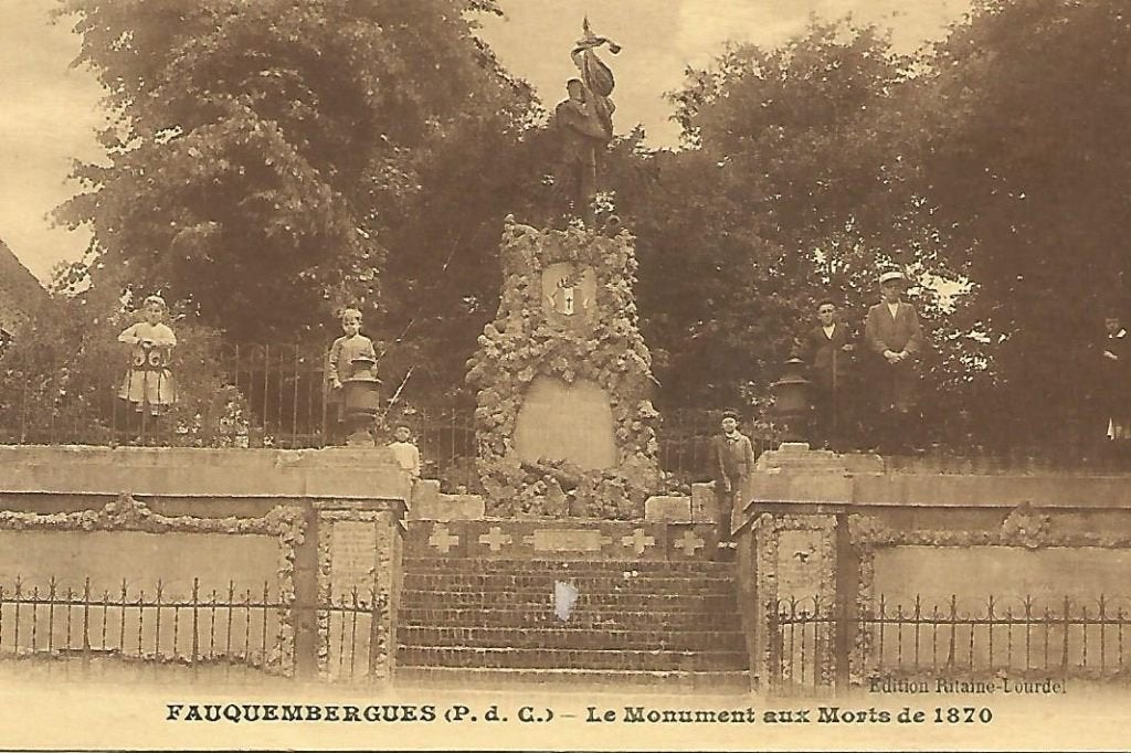 Vintage CP Fauquembergues Monument aux Mortes 1870, Collections, Enlèvement ou Envoi, 1920 à 1940, Affranchie, France