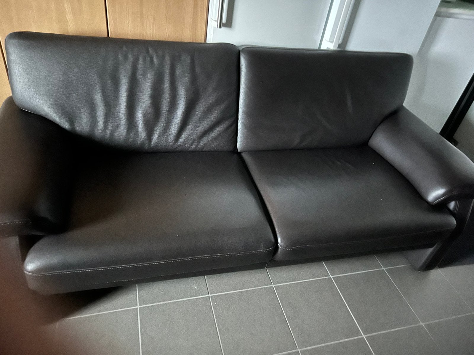 Lederen 3 zit, Maison & Meubles, Trois personnes, Banc droit, Comme neuf, Enlèvement