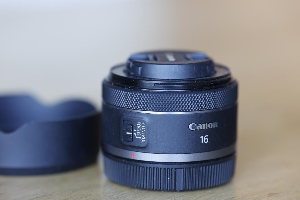 Canon RF 16 mm f/2,8, Enlèvement ou Envoi, Comme neuf, Objectif grand angle
