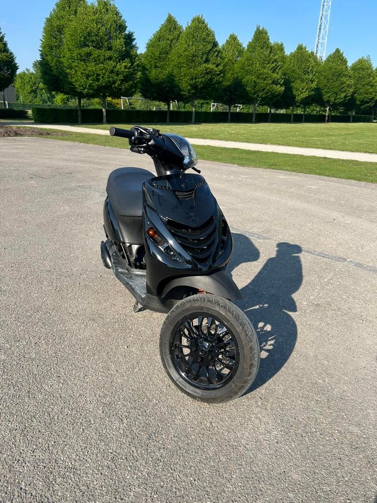 Piaggio zip 70cc, Vélos & Vélomoteurs, Scooters | Piaggio, Enlèvement ou Envoi, Comme neuf, Zip