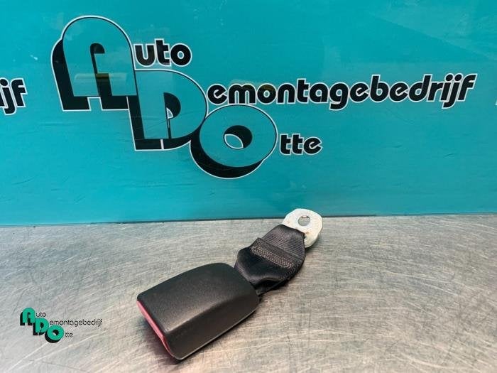 Insertion ceinture de sécurité arrière gauche d'un Peugeo, -, 3 mois de garantie, Utilisé, -