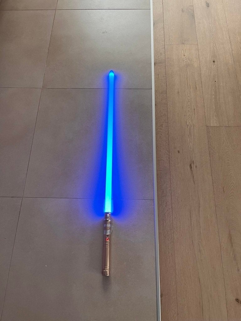 Sabre laser Saberzone Adept Master Premium 32″ –, Collections, Enlèvement ou Envoi, Neuf, Jeu