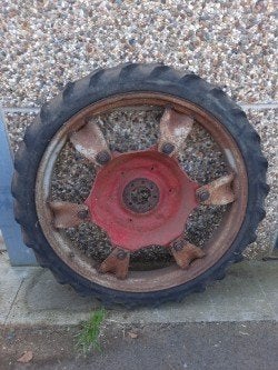 Roues de culture étroites Mc Cormick D430, Articles professionnels, Enlèvement