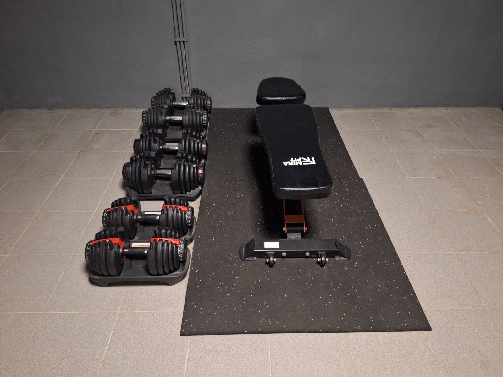 Fitness weight bench + 3 paar bowflex adjustable dumbbells, Ophalen, Gebruikt, Fitnessbank