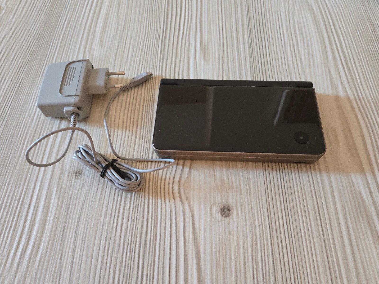 très belle Nintendo Dsi XL, Consoles de jeu & Jeux vidéo, Enlèvement ou Envoi, Dsi