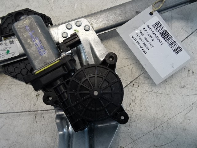 MOTOR RAAMMECHANIEK RECHTS VOOR Dacia Sandero II, Gebruikt, Voor, Dacia
