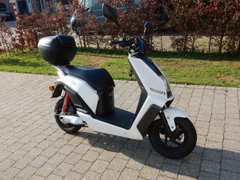 e-scooter Lifan E3 deluxe, Fietsen en Brommers, Elektrisch, Zo goed als nieuw, Ophalen, Overige merken