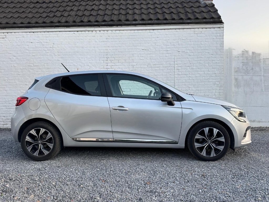 Renault Clio 1.0 TCe * 90pk ! * NAVI * LANE * CARPLAY *, Argent ou Gris, Euro 6, Entreprise, https://public.car-pass.be/vhr/09808880-6d9b-46a6-89a2-66cd9f15c69e