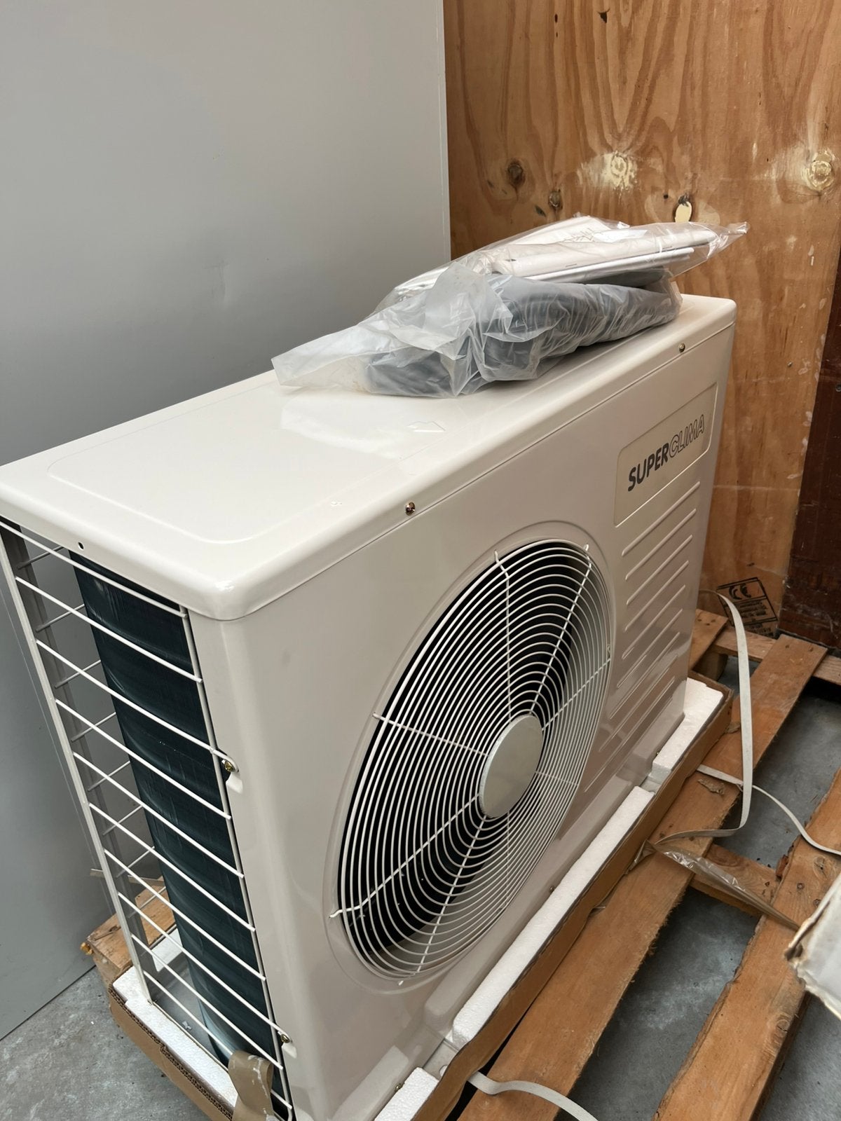 Airco super  clima dubbele split warm en koud, Elektronische apparatuur, Ophalen, Koelen en Ontvochtigen, Nieuw, Afstandsbediening