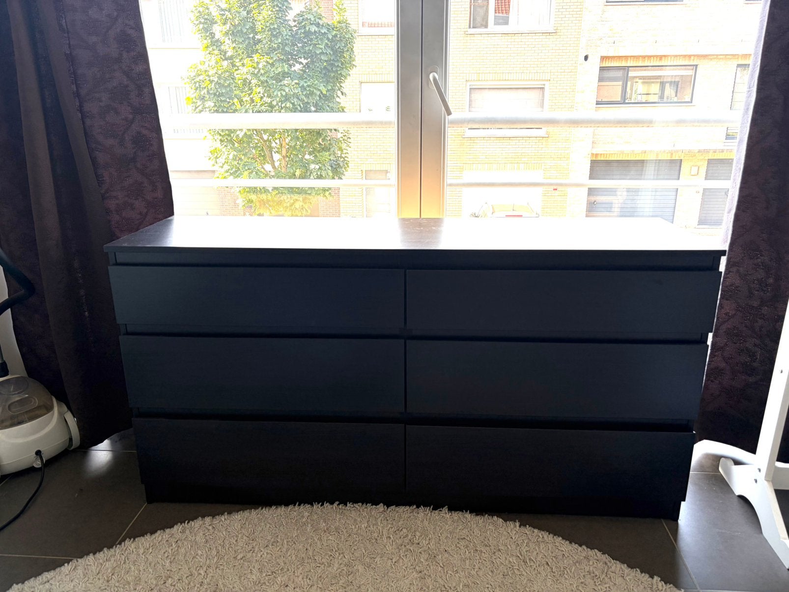 Armoire basse, Enlèvement