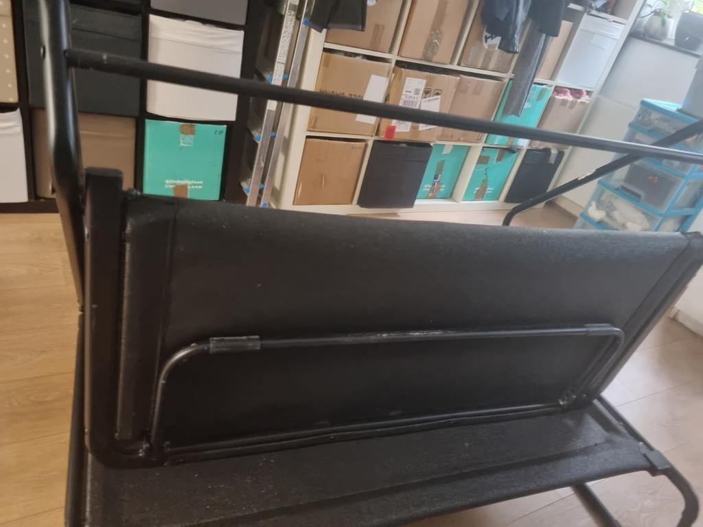 IKEA sofa bed, Enlèvement