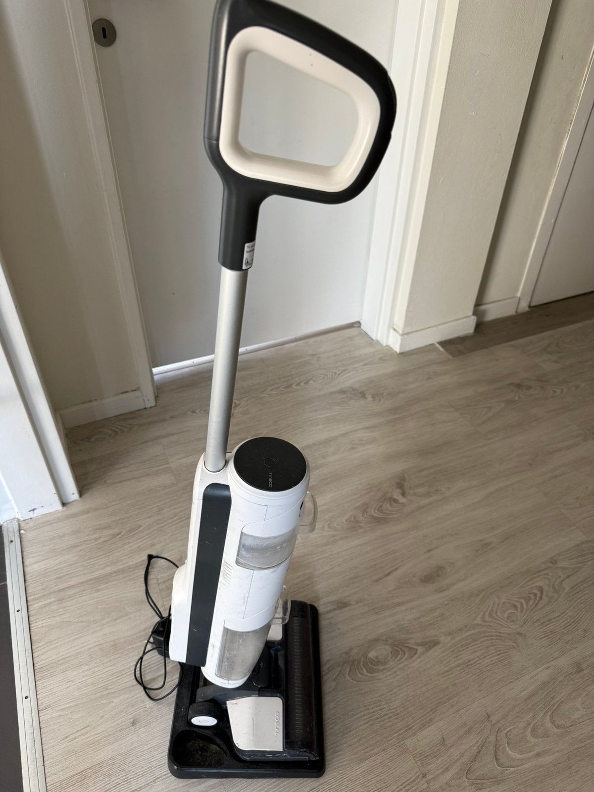 Tineco Cordless Floor Washer FW040100EU Pour pièces⁠, Electroménager, Aspirateurs, Ne fonctionne pas, Nettoyeur de sols, Autres marques