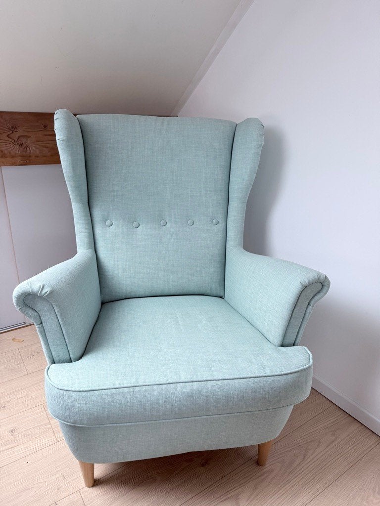 Fauteuil Ikea Strandmon vert d'eau (couleur rare), Huis en Inrichting, Ophalen, 75 tot 100 cm, Zo goed als nieuw, 75 tot 100 cm