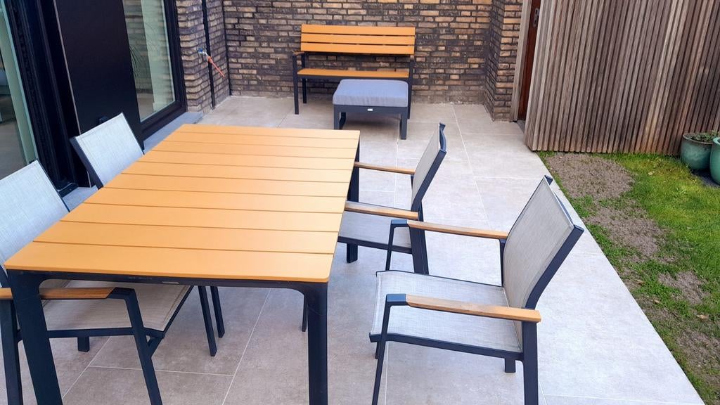 Vinci tuinset: tafel-4 stoelen-tuinbank en poef/bijzet, Ophalen, Gebruikt