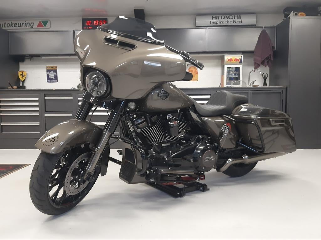 Harley-Davidson street glide CVO, Motoren, Particulier