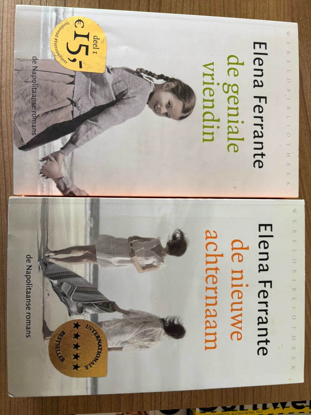 Elena Ferrante - napolitaanse romans deel 1 en 2, Ophalen of Verzenden, Zo goed als nieuw, Elena Ferrante