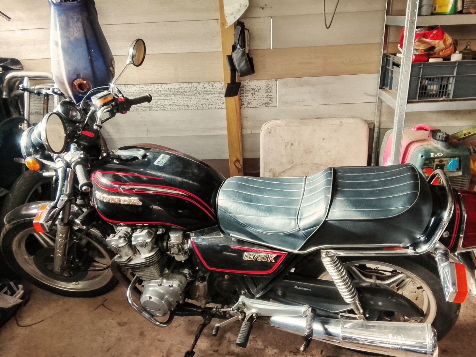 Honda Four 900 met originele 750 motor bij ,, Motoren
