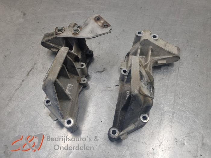 Motorsteun van een Iveco New Daily, Gebruikt, -, Overige automerken, -
