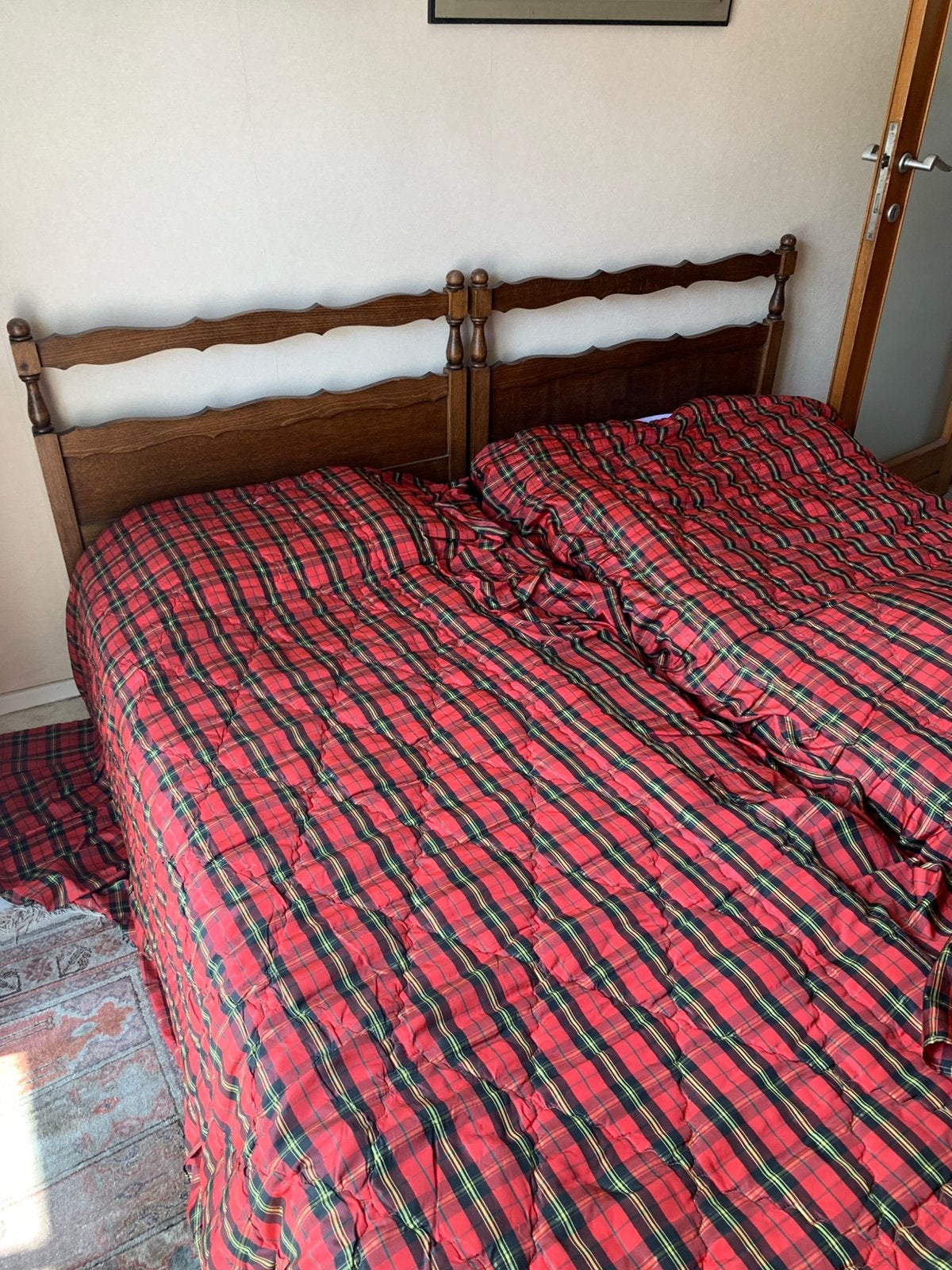 Gratis op te halen! 2 vedden en kast, Maison & Meubles, Chambre à coucher | Chambres à coucher complètes, Enlèvement, Utilisé