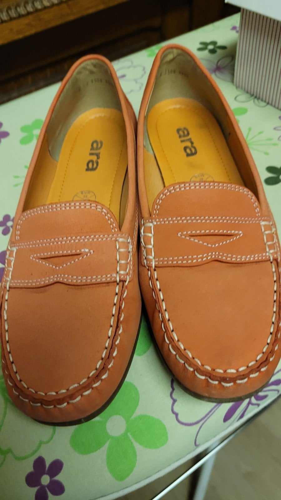 Loafers ara, Ophalen