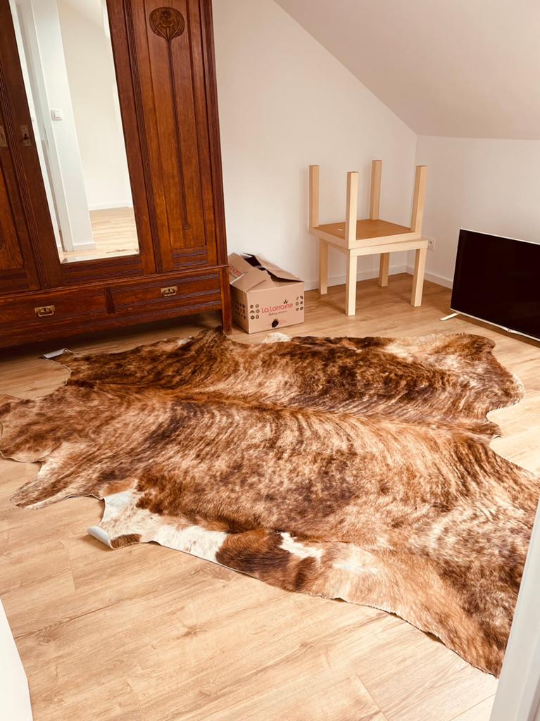 Koeienvel vloerkleed tapijt, Huis en Inrichting, Stoffering | Vloerbedekking, Ophalen, Zo goed als nieuw, Tapijt