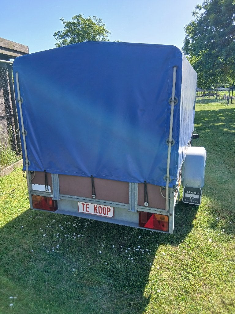 Aanhangwagen saris, Enlèvement, Utilisé