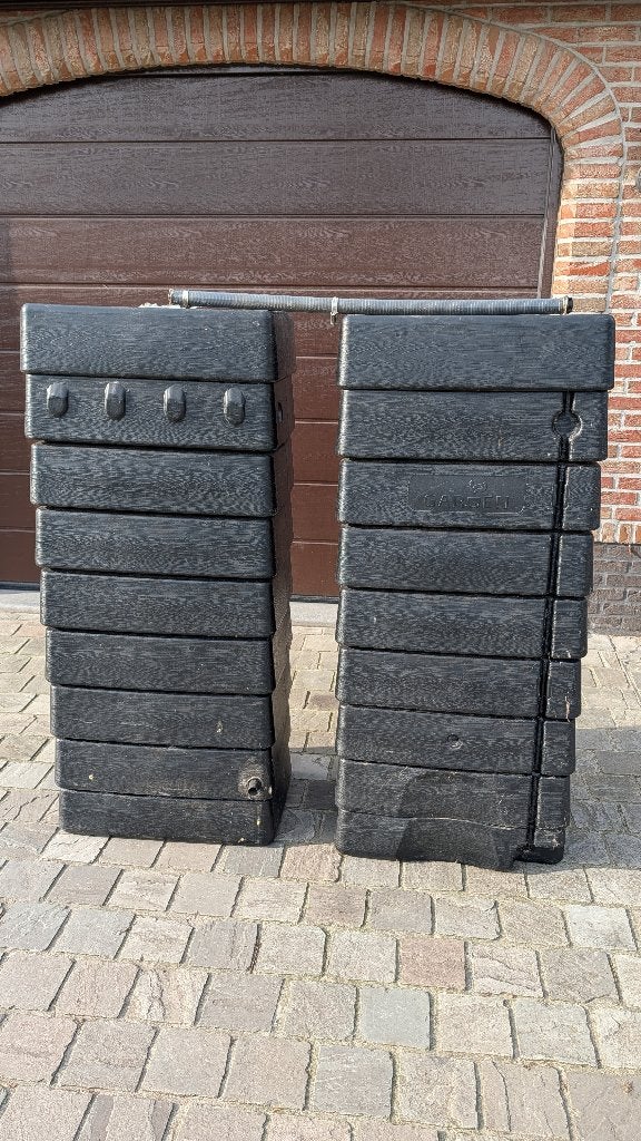 2 regentonnen te koop, elk 276 liter inhoud, Ophalen, Kunststof, Met kraantje, 150 liter of meer