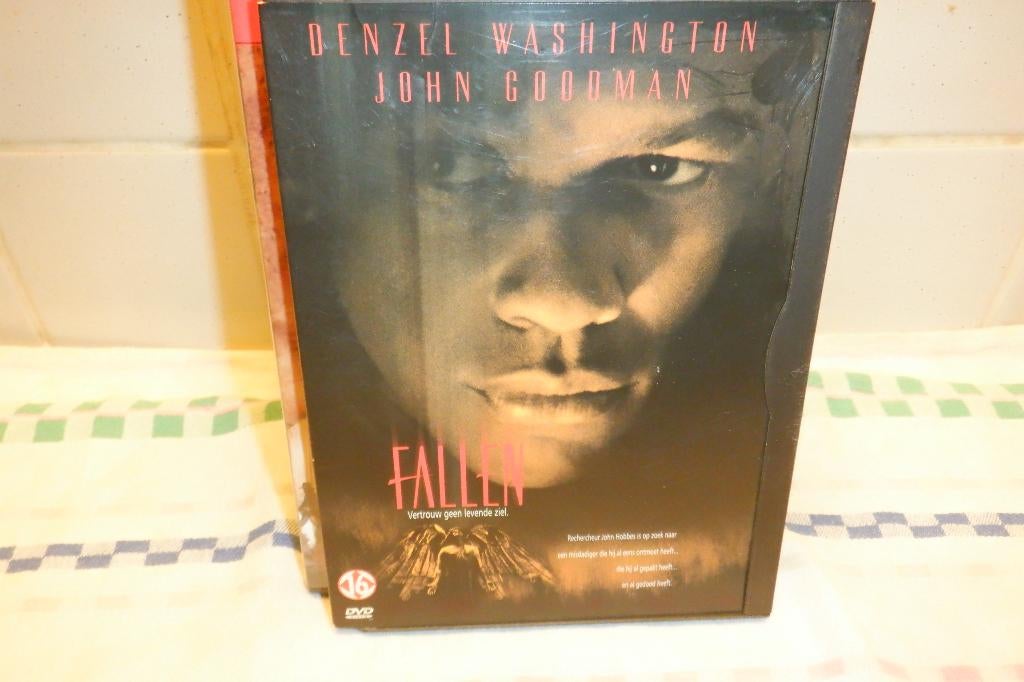 DVD Fallen.(Denzel Washington & John Goodman ), CD & DVD, DVD | Thrillers & Policiers, À partir de 16 ans, Enlèvement ou Envoi