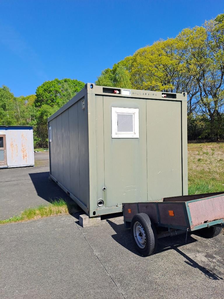 Sanitaire container, Ophalen