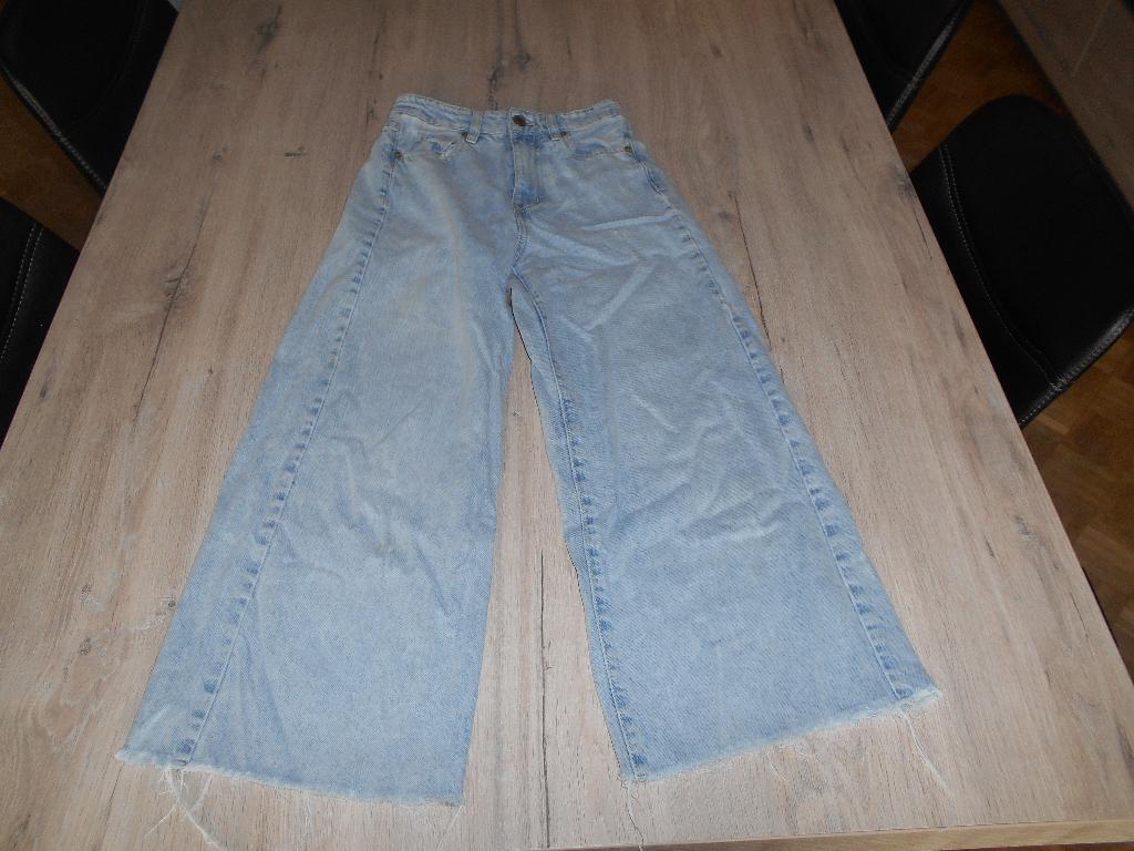 jeans stradivarius maat eur 32, Stradivarius, Ophalen of Verzenden, Zo goed als nieuw, Blauw