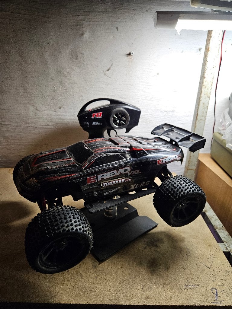 Traxxas e revo 1/16, Elektro, Gebruikt, Auto offroad, Ophalen of Verzenden