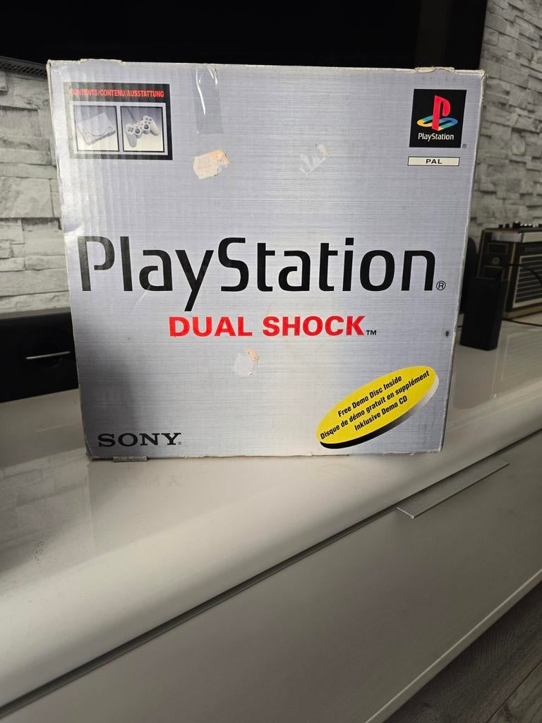 Playstaion 1 in doos gebruikt met controller En kabels, Ophalen
