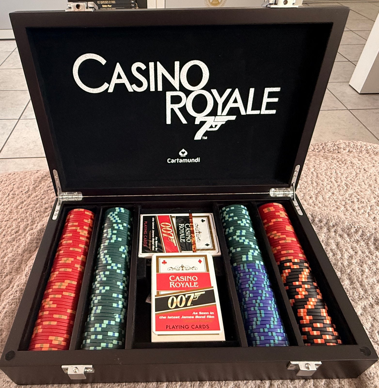 Poker set casino royale (James Bond), Hobby en Vrije tijd, Gezelschapsspellen | Kaartspellen, Ophalen of Verzenden, Zo goed als nieuw
