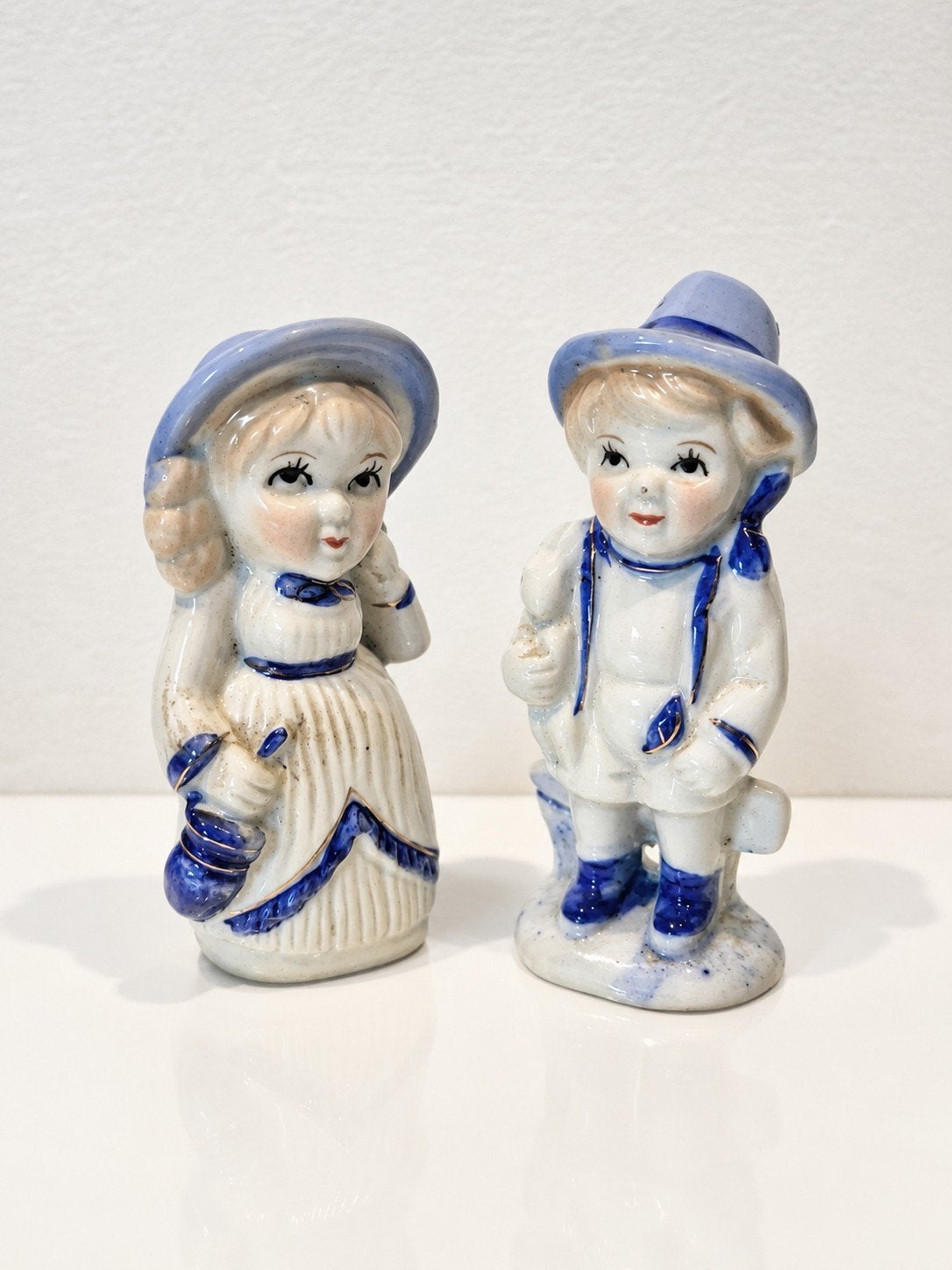 Vintage porseleinen beeldjes jongen & meisje blauw wit – set, Ophalen of Verzenden, Zo goed als nieuw