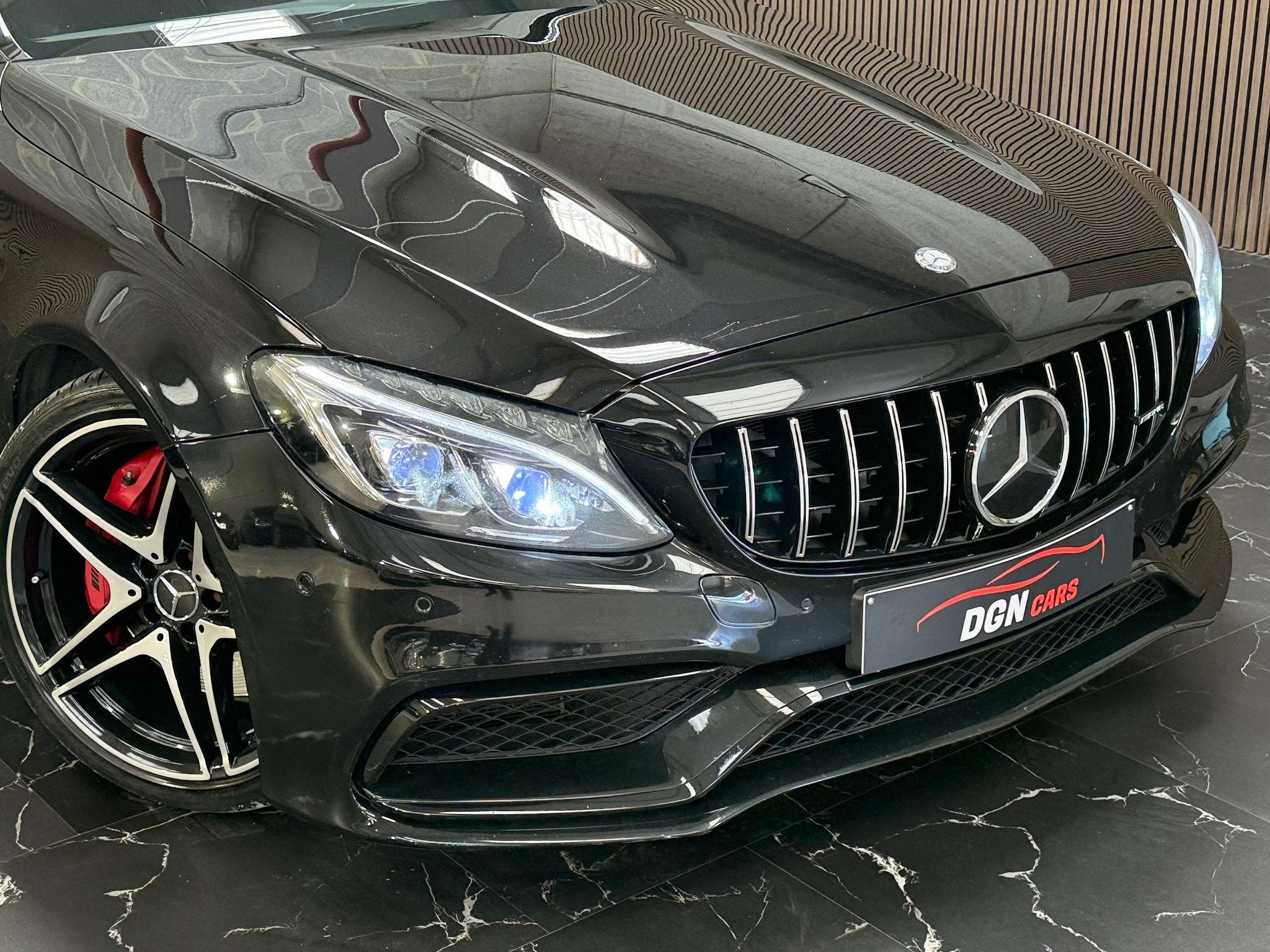 Mercedes-Benz C-Klasse 63 AMG C 63 AMG * Full Option *, Autos, Cuir, Achat, Entreprise, Noir